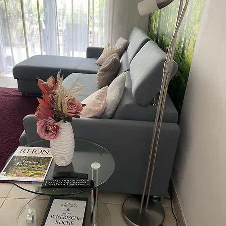 Apartment Blumsens Stadtwohnung Am Oertelplatz München